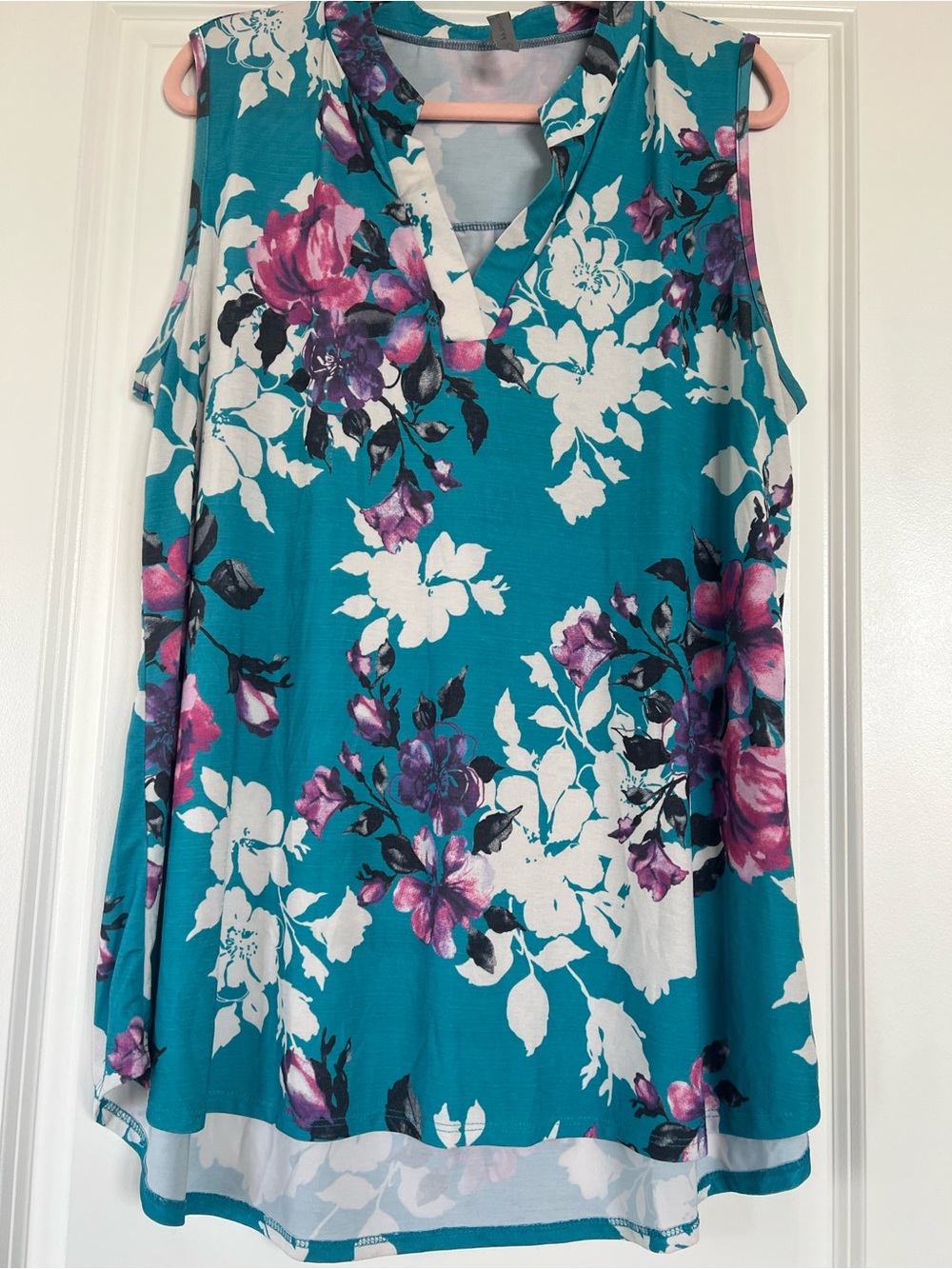 Honeyme Curvy Women's Teal Floral V-Neck Sleeveless Tunic